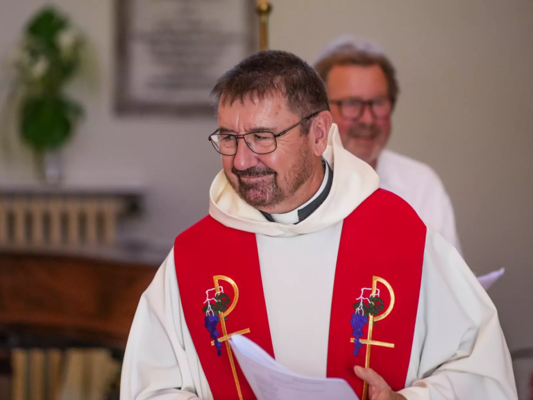 Reverend-Andrew-Eglise-Anglicane-Juillet-2026-5